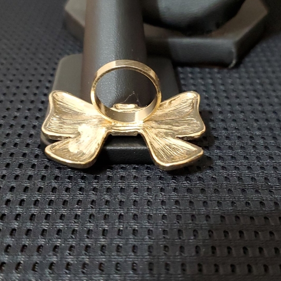 Ring - Picture 3 of 4